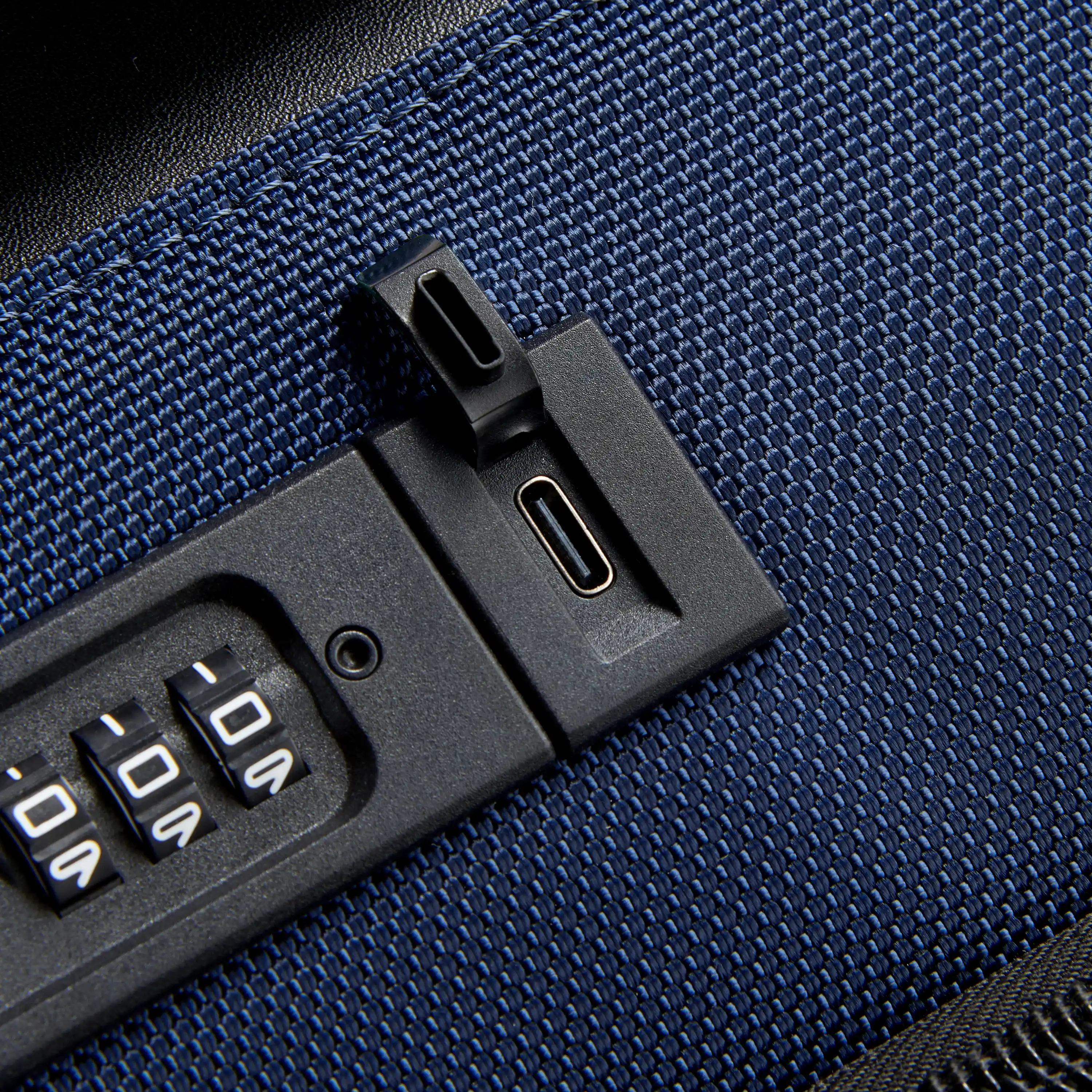 Wagram - Carry-On Plus Expandable Spinner - Image 4